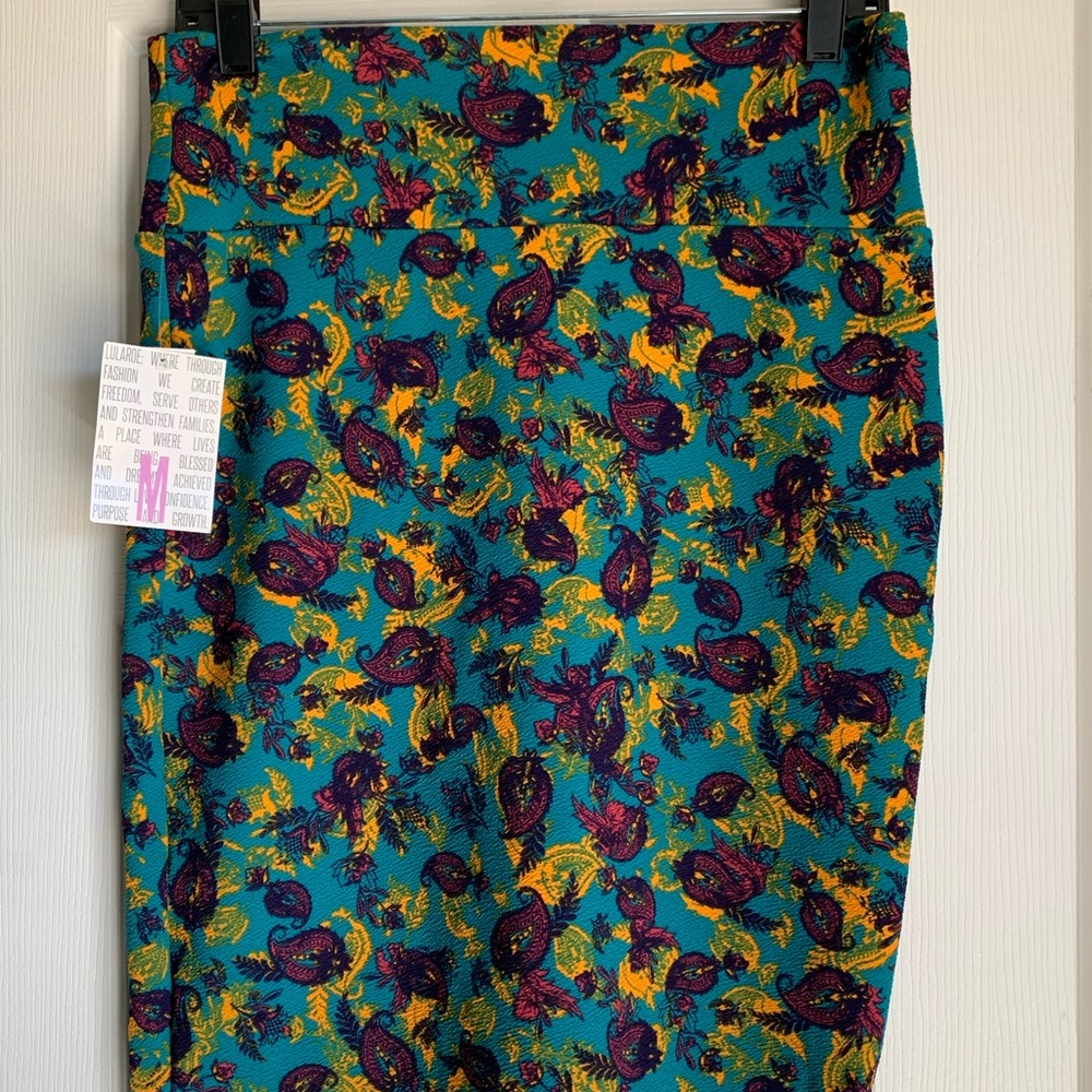 Women’s Lularoe Cassie Pencil Skirt Med Spring